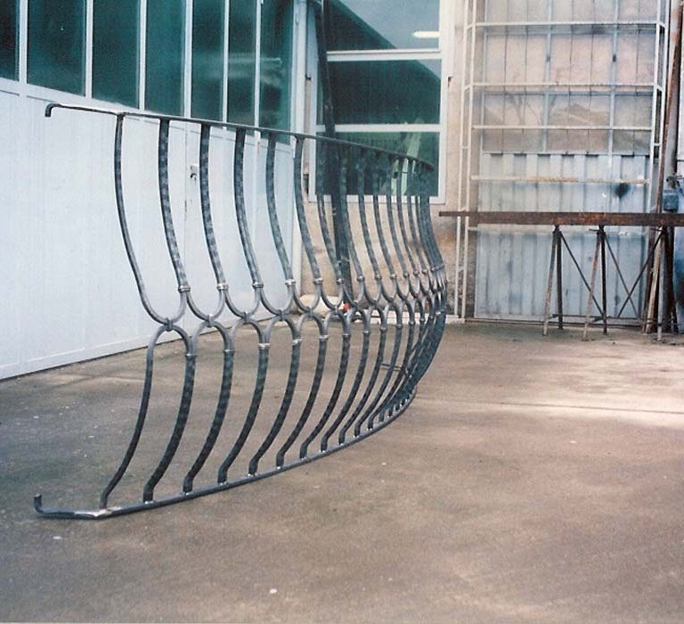 Carpenteria leggera e edile - balcone in ferro