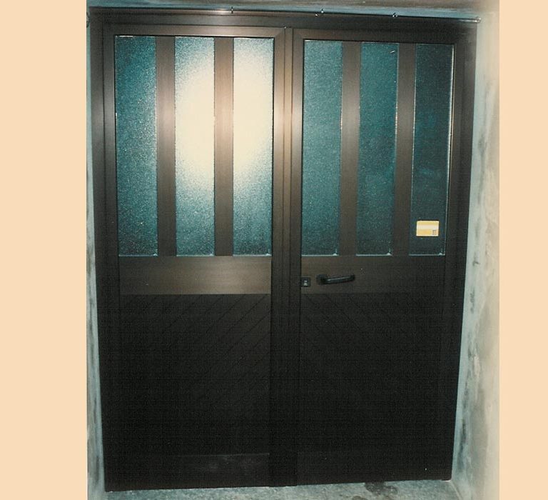 Fabbro Giulio Airoldi - Porta alluminio 2 ante